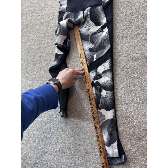 CALIA Leggings Women's‎ XS Black White Floral Mesh Panel 7/8 Tight Fit NEW - Picture 8 of 9